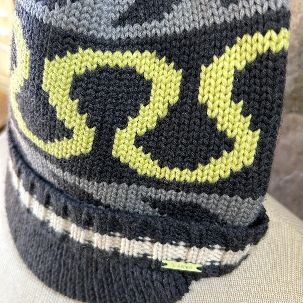 Rare Lululemon Knit Brimmed Beanie Hat - Picture 3 of 5